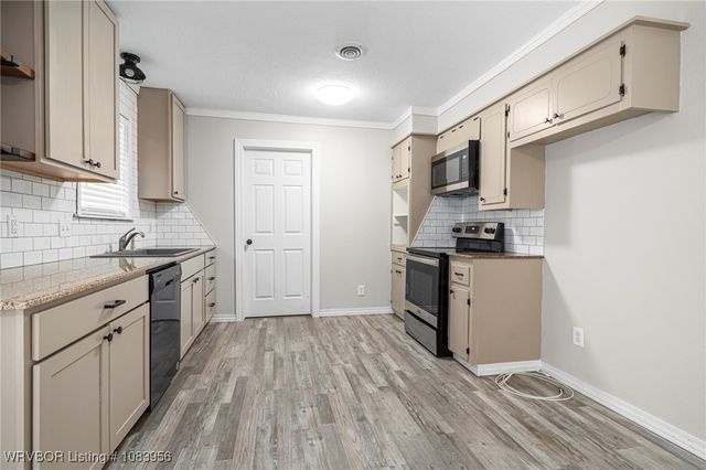 204 Bowlin Drive, Poteau, OK 74953