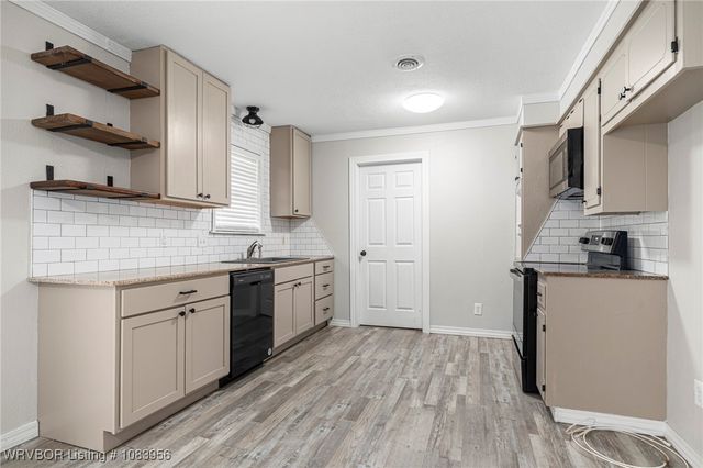 204 Bowlin Drive, Poteau, OK 74953