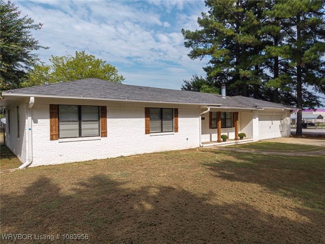 204 Bowlin Drive, Poteau, OK 74953