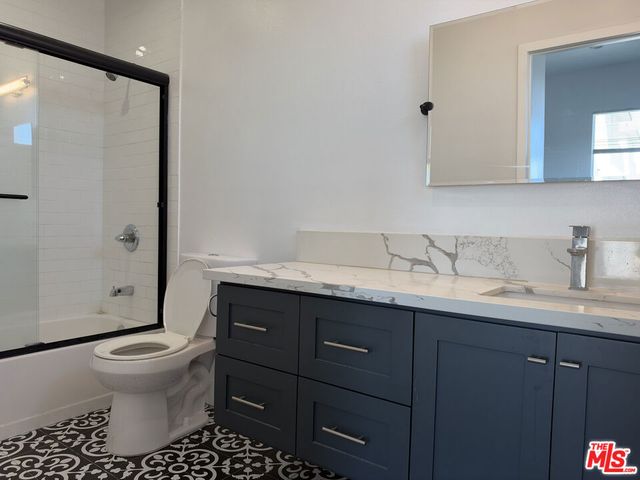 238 N Park View, Los Angeles, CA 90026