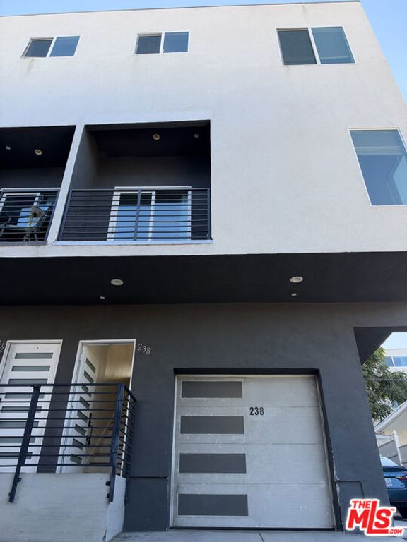238 N Park View, Los Angeles, CA 90026