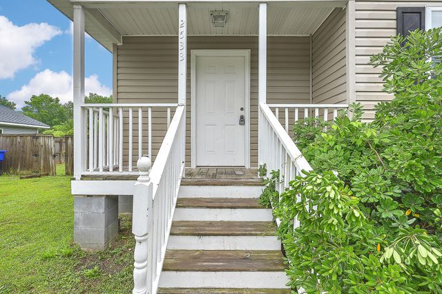 2533 Celestial Court, North Charleston, SC 29406