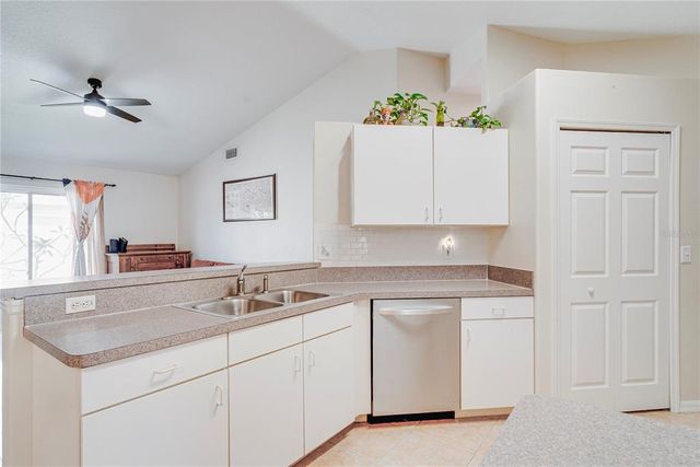 1112 WINDY BLUFF DRIVE, Minneola, FL 34715