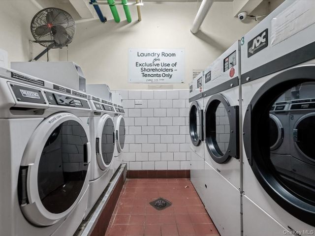 82-40 Austin Street 6K, Kew Gardens, NY 11415