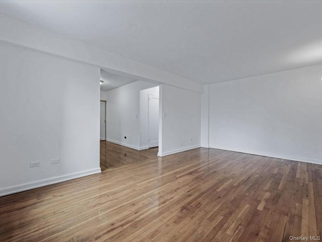 82-40 Austin Street 6K, Kew Gardens, NY 11415