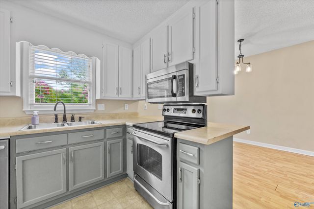 6502 Sparkling Dew Lane NW, Huntsville, AL 35810