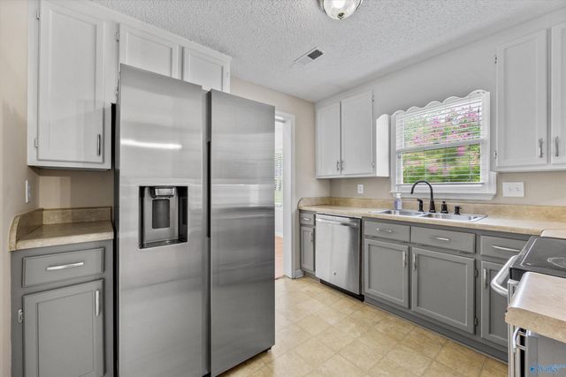 6502 Sparkling Dew Lane NW, Huntsville, AL 35810