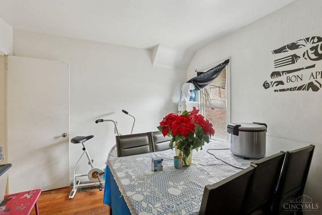 6202 Mayflower Avenue, Golf Manor, OH 45237