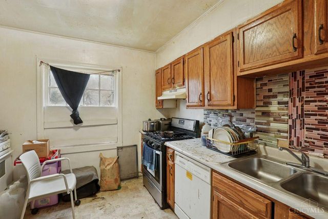 6202 Mayflower Avenue, Golf Manor, OH 45237