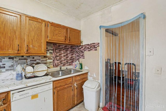 6202 Mayflower Avenue, Golf Manor, OH 45237