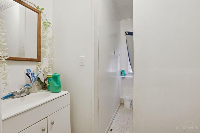 6202 Mayflower Avenue, Golf Manor, OH 45237