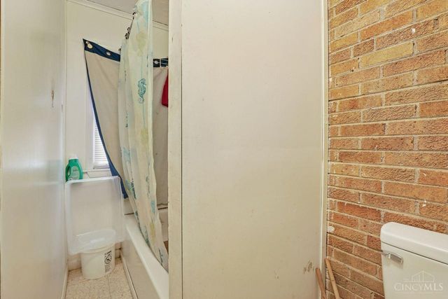 6202 Mayflower Avenue, Golf Manor, OH 45237