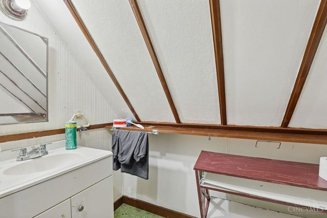 6202 Mayflower Avenue, Golf Manor, OH 45237