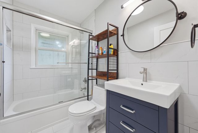 17620 8th Avenue N, Plymouth, MN 55447