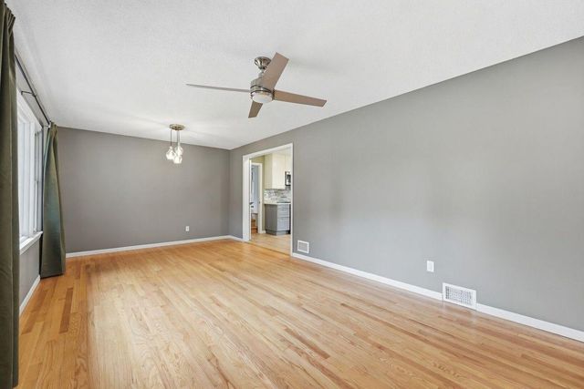 17620 8th Avenue N, Plymouth, MN 55447