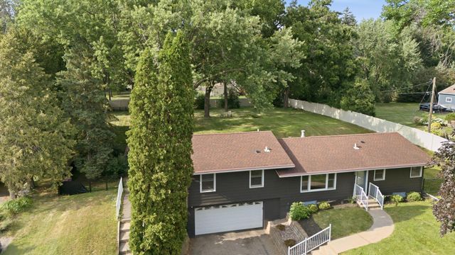 17620 8th Avenue N, Plymouth, MN 55447