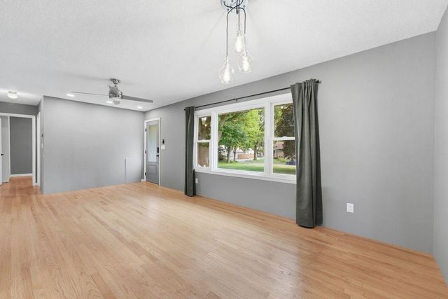 17620 8th Avenue N, Plymouth, MN 55447