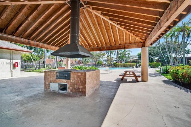 1171 SW 118th Ter, Davie, FL 33325