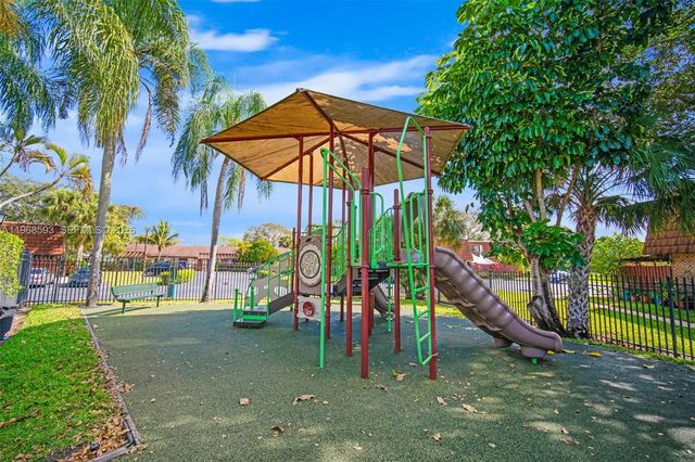 1171 SW 118th Ter, Davie, FL 33325