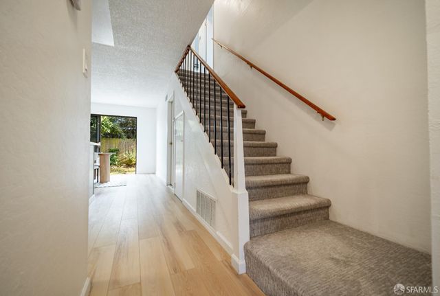84 Surrey Court, Daly City, CA 94015