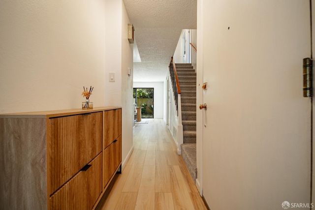 84 Surrey Court, Daly City, CA 94015
