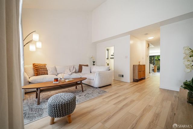 84 Surrey Court, Daly City, CA 94015