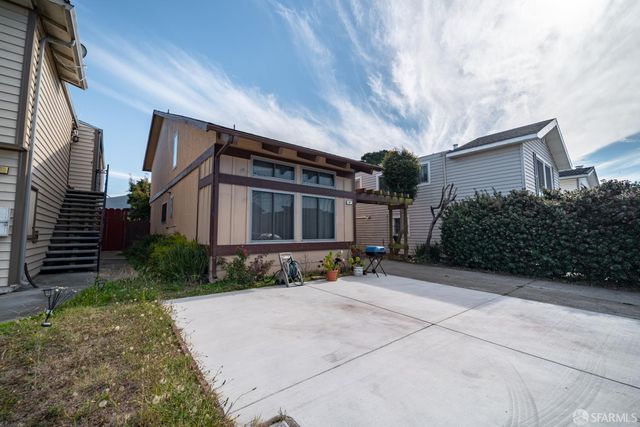 84 Surrey Court, Daly City, CA 94015