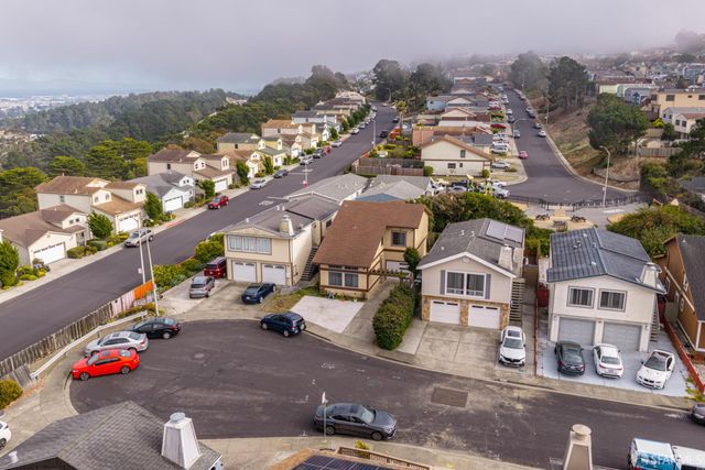 84 Surrey Court, Daly City, CA 94015