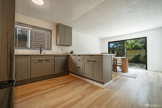 84 Surrey Court, Daly City, CA 94015