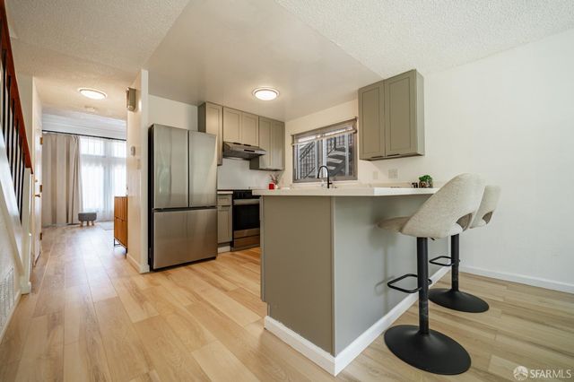 84 Surrey Court, Daly City, CA 94015