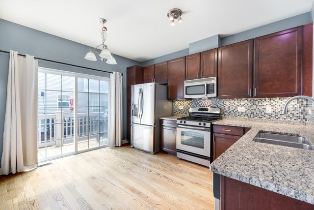 1254 Evergreen Avenue, Des Plaines, IL 60016