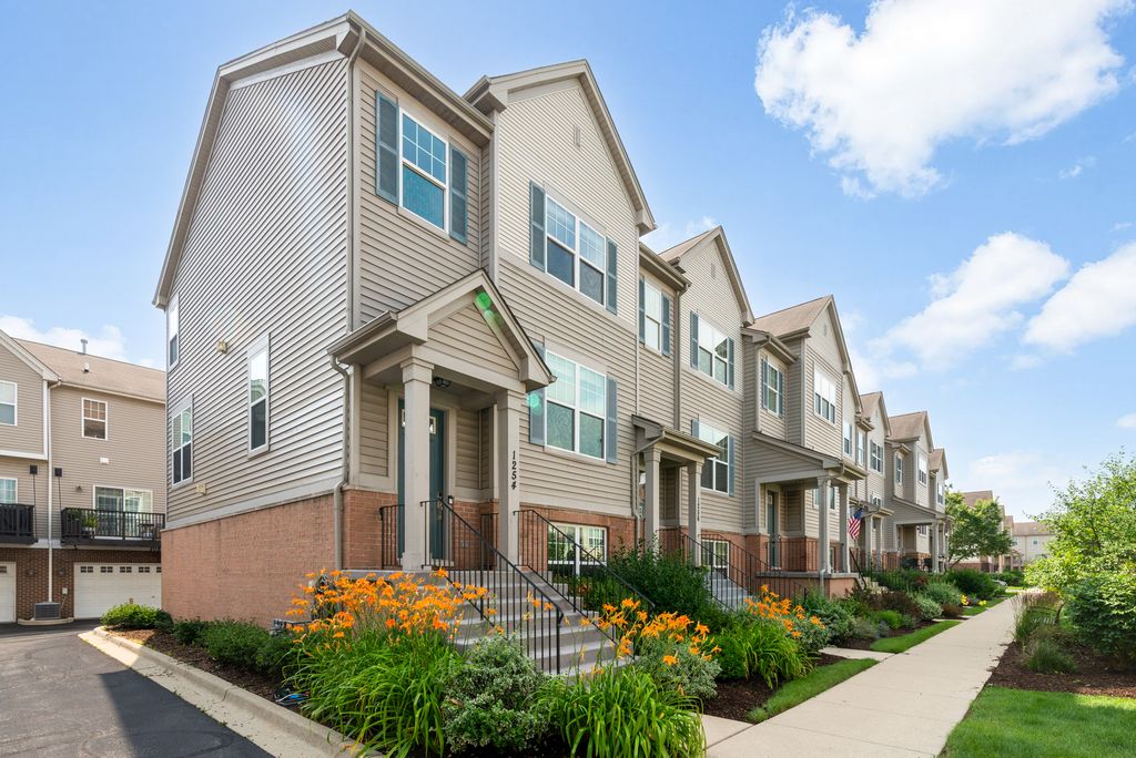 1254 Evergreen Avenue, Des Plaines, IL 60016