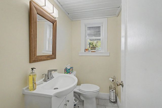 116 Woodbury Road, Burlington, VT 05401