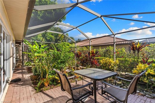 8840 Mariposa CT, Naples, FL 34113