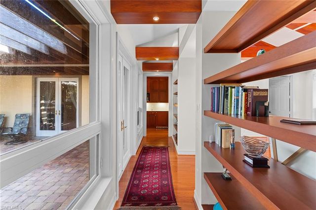 8840 Mariposa CT, Naples, FL 34113