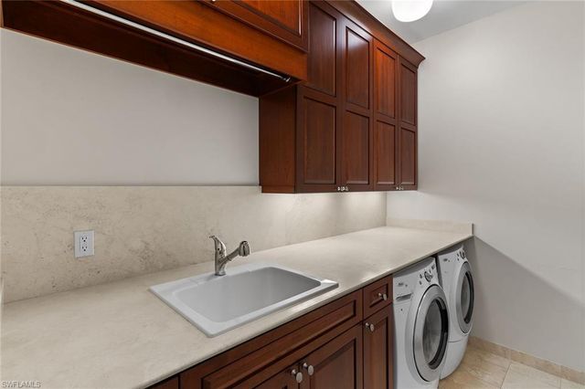 8840 Mariposa CT, Naples, FL 34113