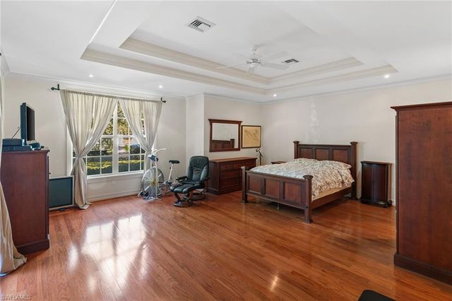 8840 Mariposa CT, Naples, FL 34113