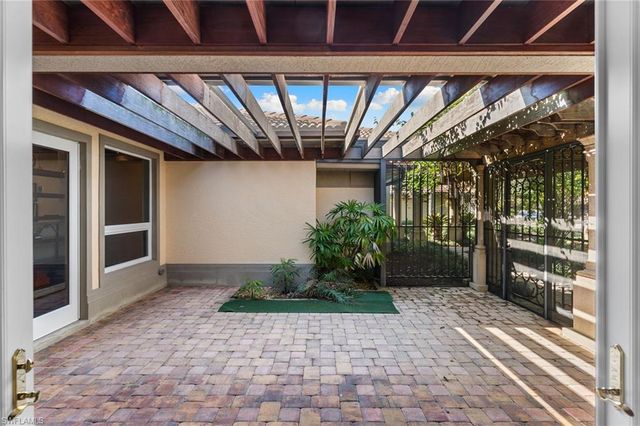 8840 Mariposa CT, Naples, FL 34113