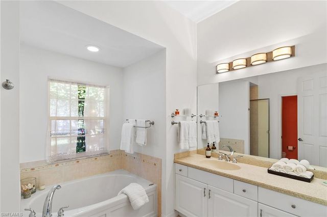 8840 Mariposa CT, Naples, FL 34113