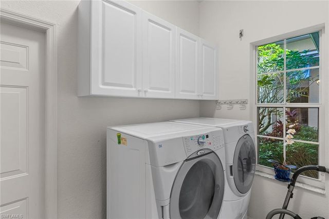 8840 Mariposa CT, Naples, FL 34113