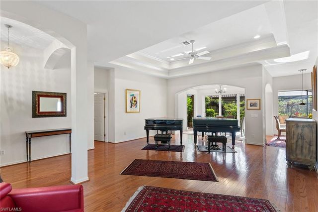 8840 Mariposa CT, Naples, FL 34113