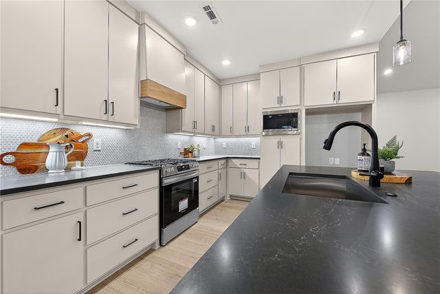 18 Reading Lane, Bella Vista, AR 72714