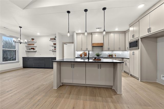 18 Reading Lane, Bella Vista, AR 72714