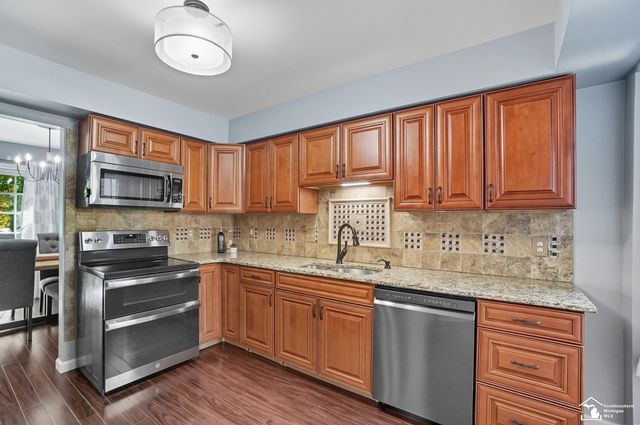 15774 Golfview Boulevard, Riverview, MI 48193