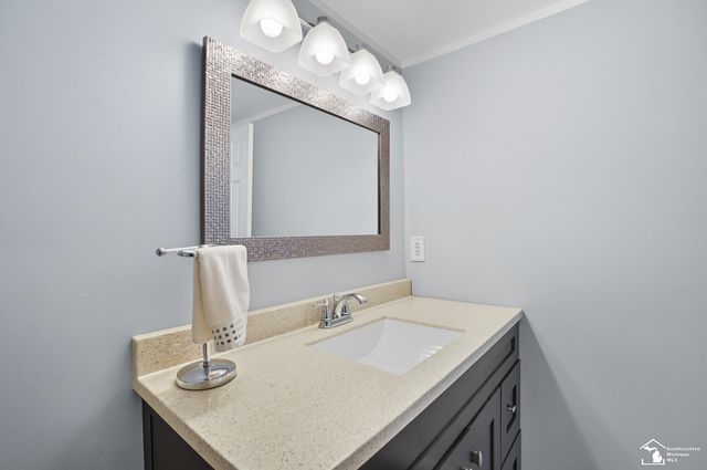 15774 Golfview Boulevard, Riverview, MI 48193