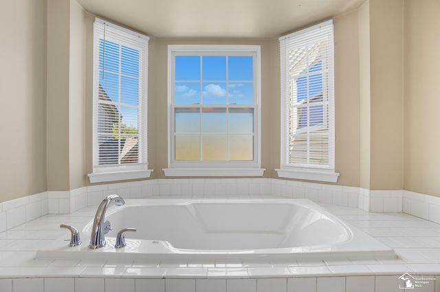 15774 Golfview Boulevard, Riverview, MI 48193