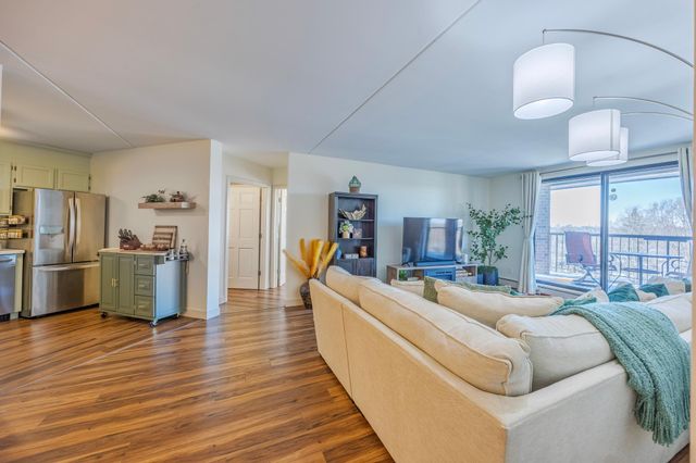 2601 Kenzie Terrace 515, Saint Anthony, MN 55418