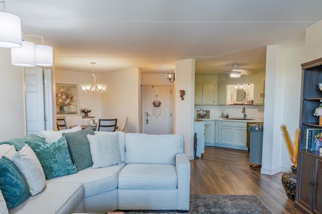 2601 Kenzie Terrace 515, Saint Anthony, MN 55418