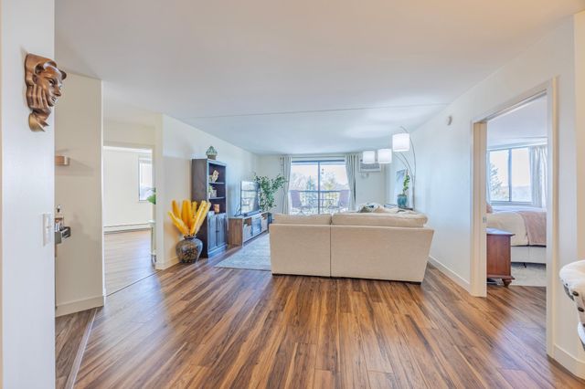 2601 Kenzie Terrace 515, Saint Anthony, MN 55418