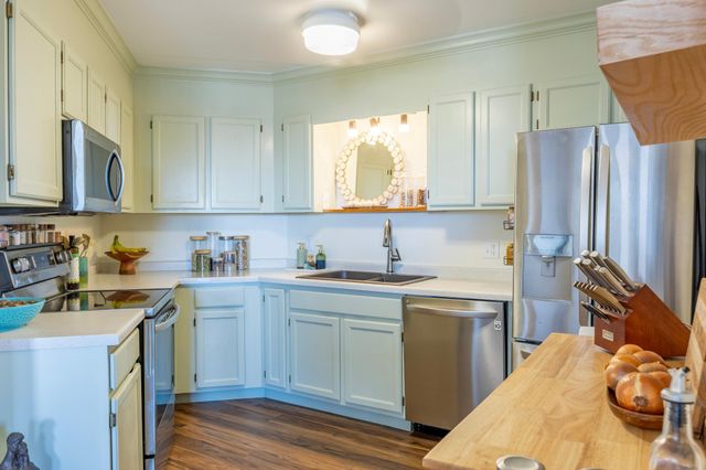 2601 Kenzie Terrace 515, Saint Anthony, MN 55418